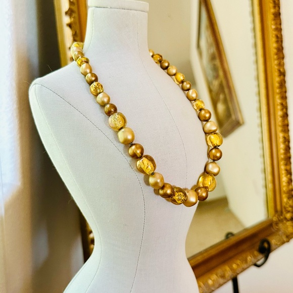 Vintage MARVELLA Gold Glass Bead Necklace - Picture 5 of 17